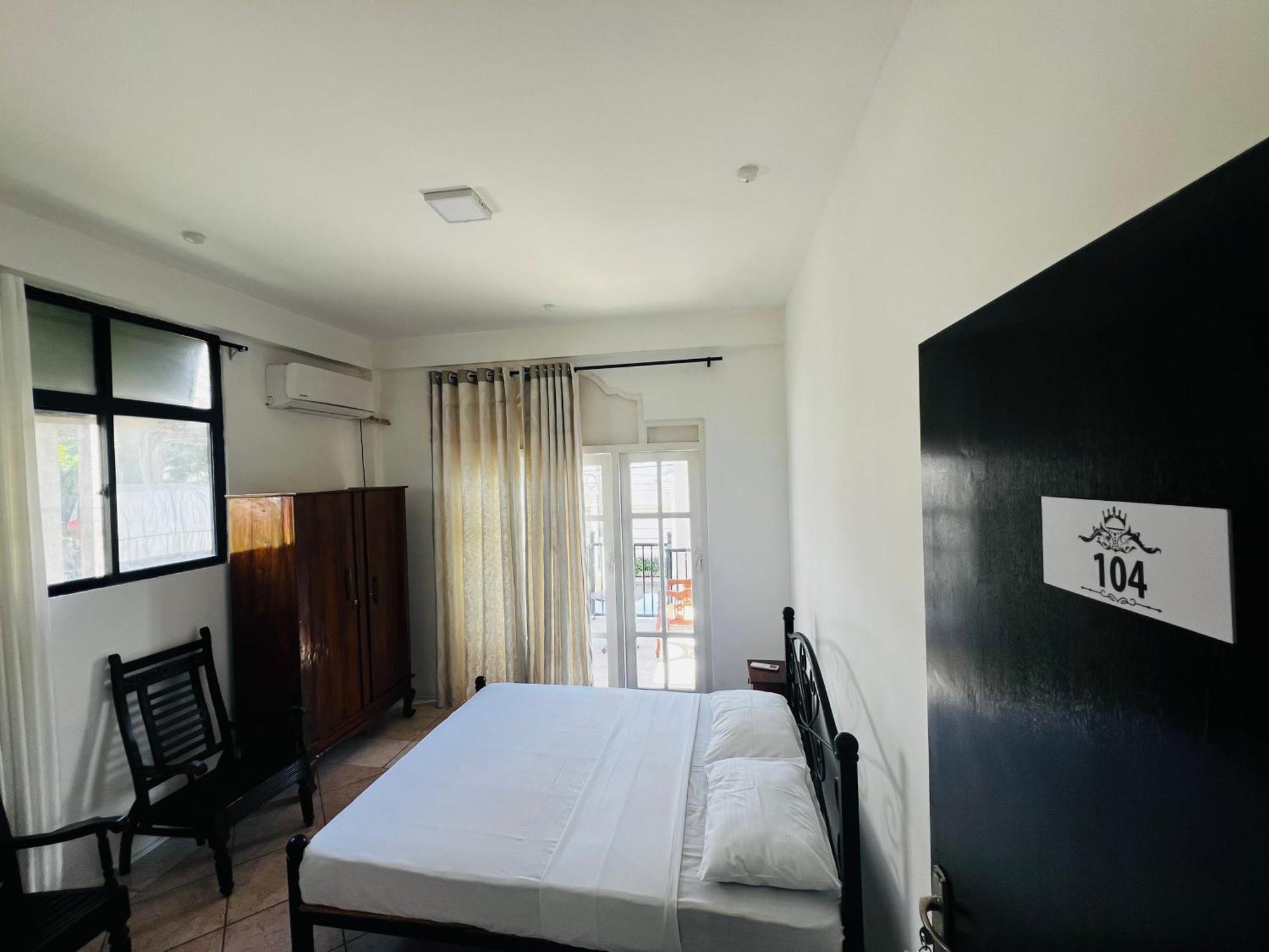 Ramlyn Guesthouse & Restaurant Negombo Kültér fotó