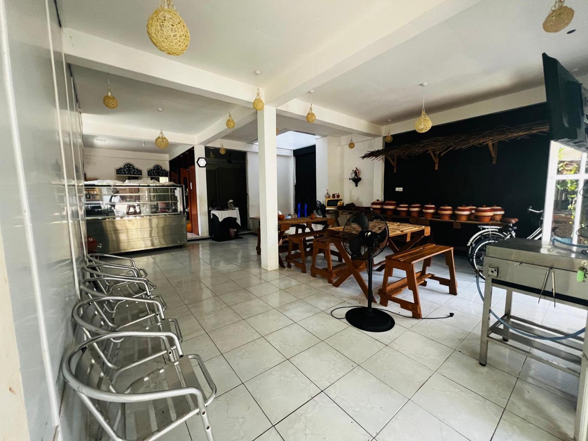 Ramlyn Guesthouse & Restaurant Negombo Kültér fotó