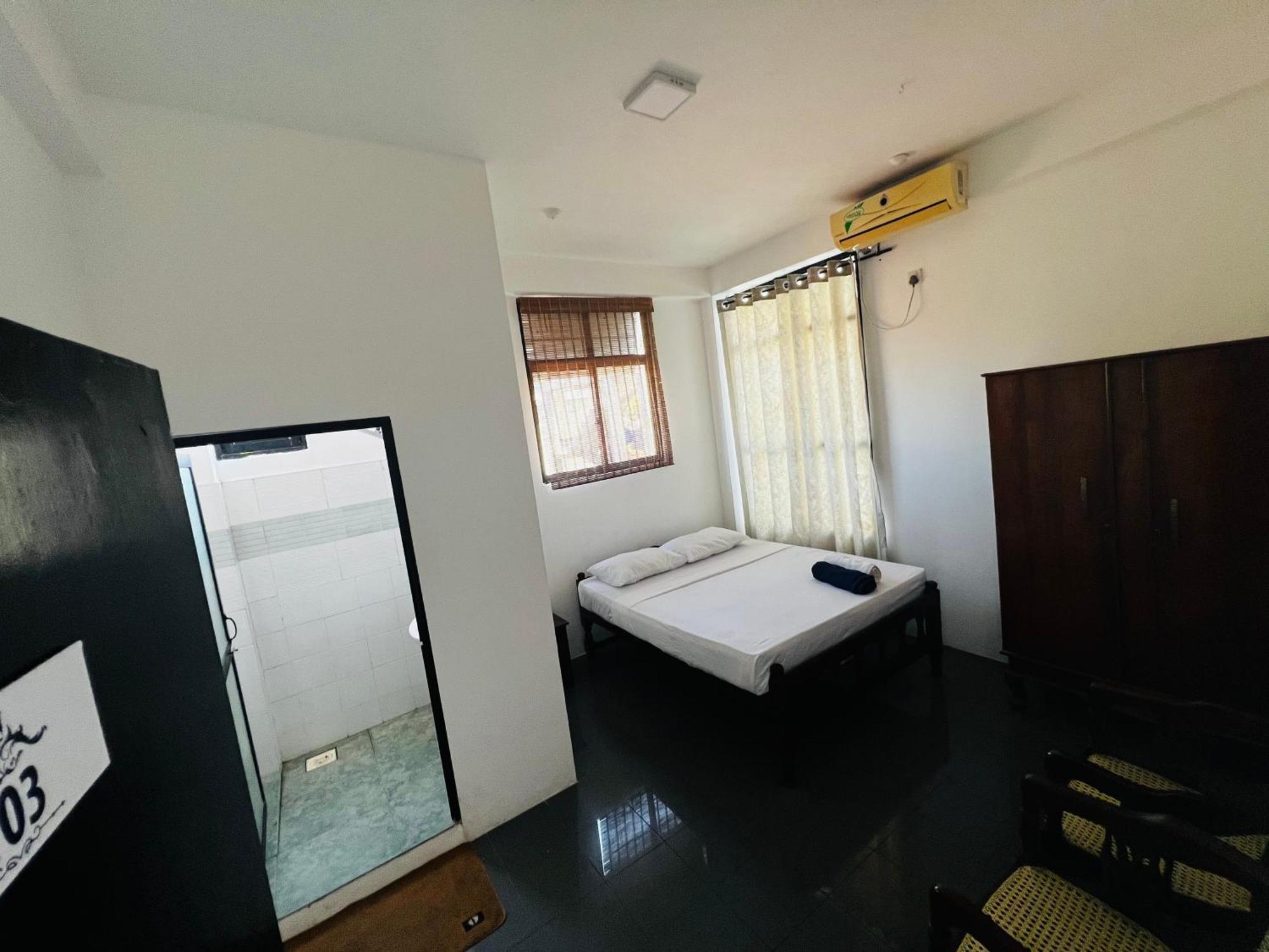 Ramlyn Guesthouse & Restaurant Negombo Kültér fotó